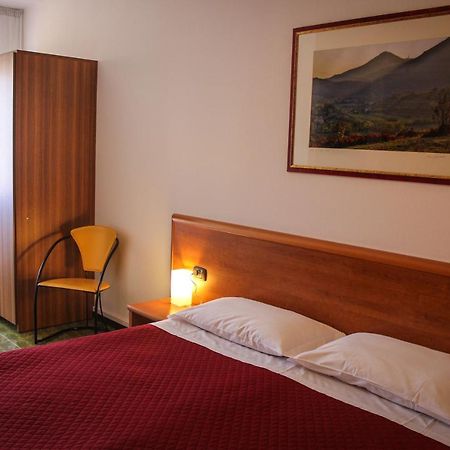 Hotel Centrale Este Kültér fotó