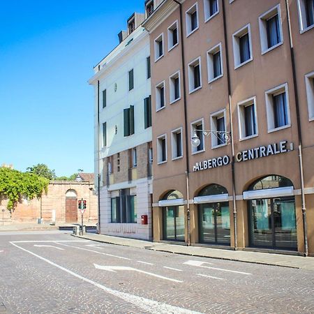 Hotel Centrale Este Kültér fotó