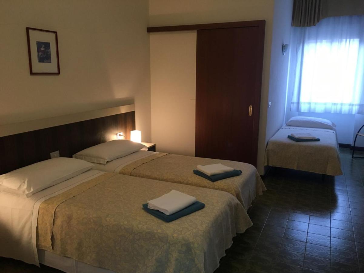 Hotel Centrale Este Kültér fotó