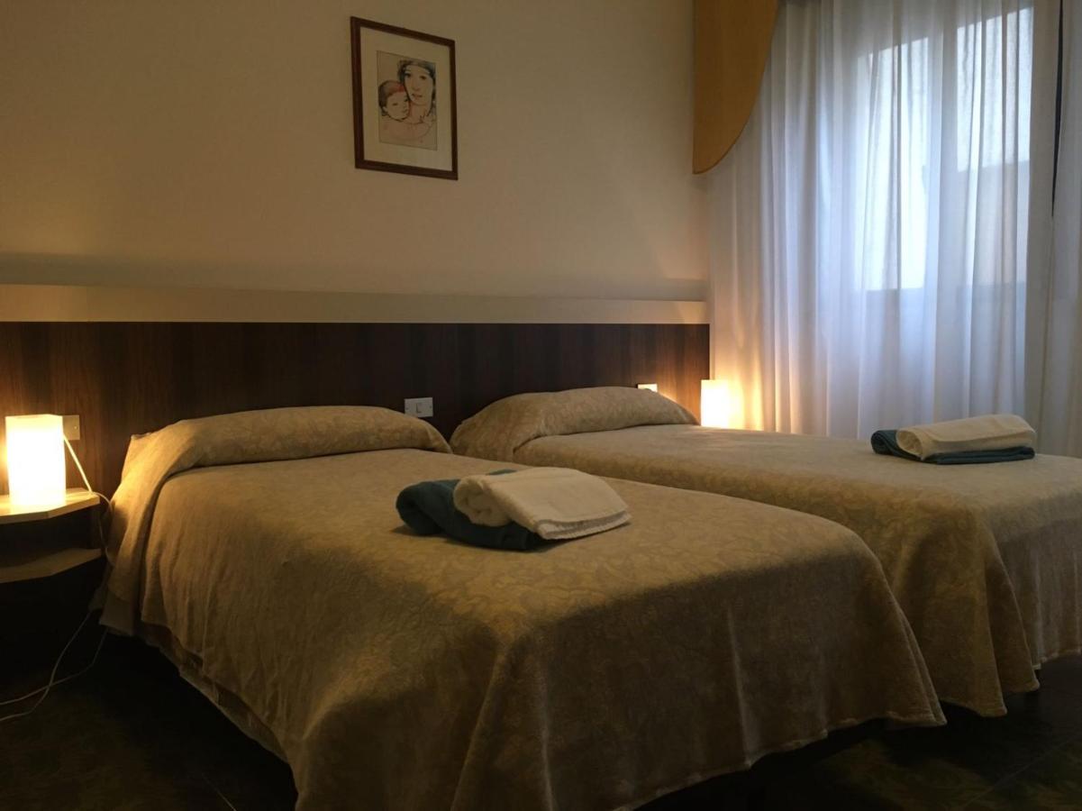 Hotel Centrale Este Kültér fotó