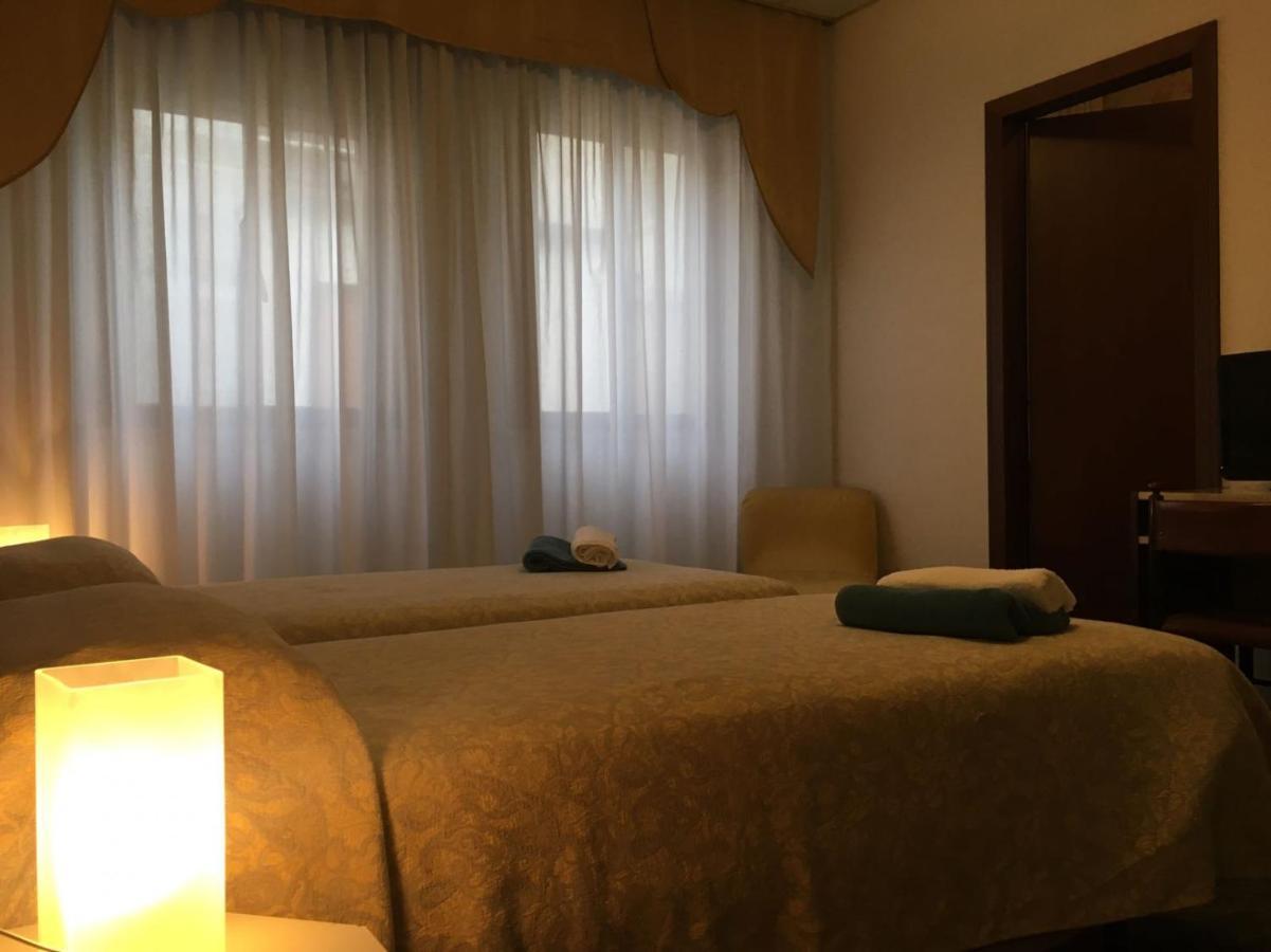 Hotel Centrale Este Kültér fotó