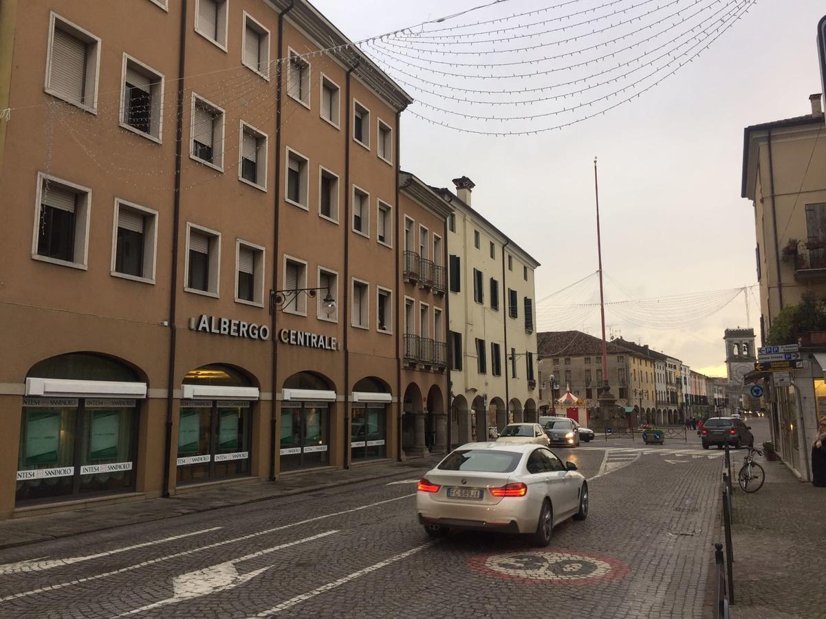 Hotel Centrale Este Kültér fotó