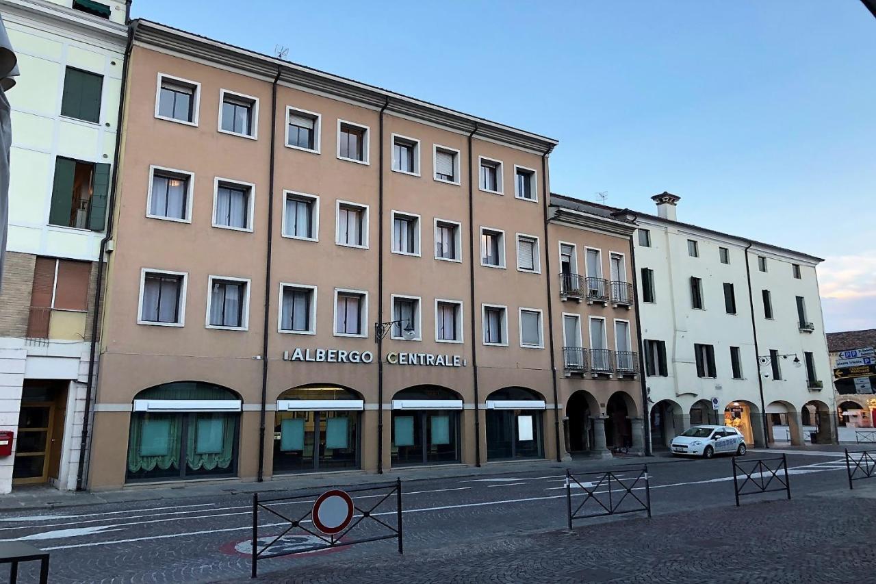 Hotel Centrale Este Kültér fotó