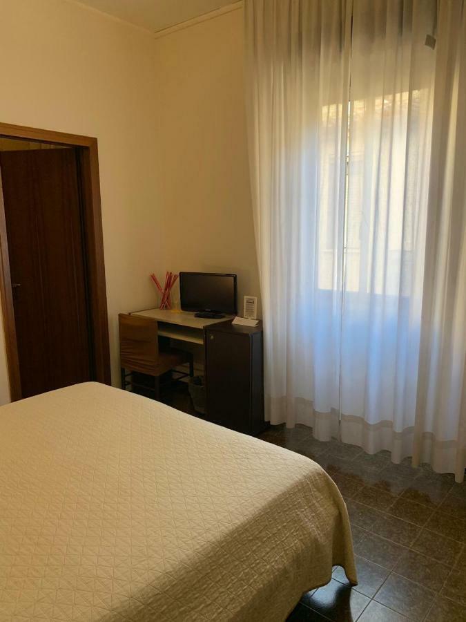 Hotel Centrale Este Kültér fotó