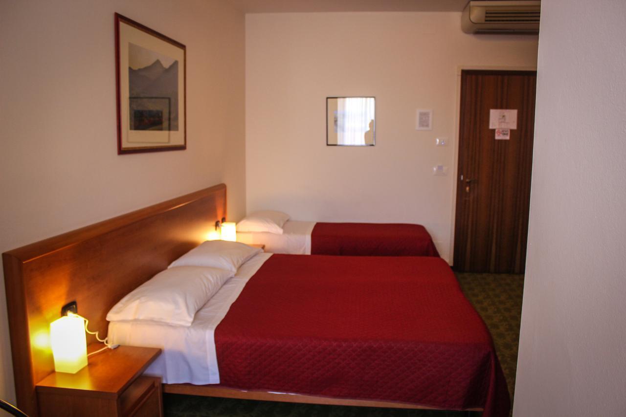 Hotel Centrale Este Kültér fotó