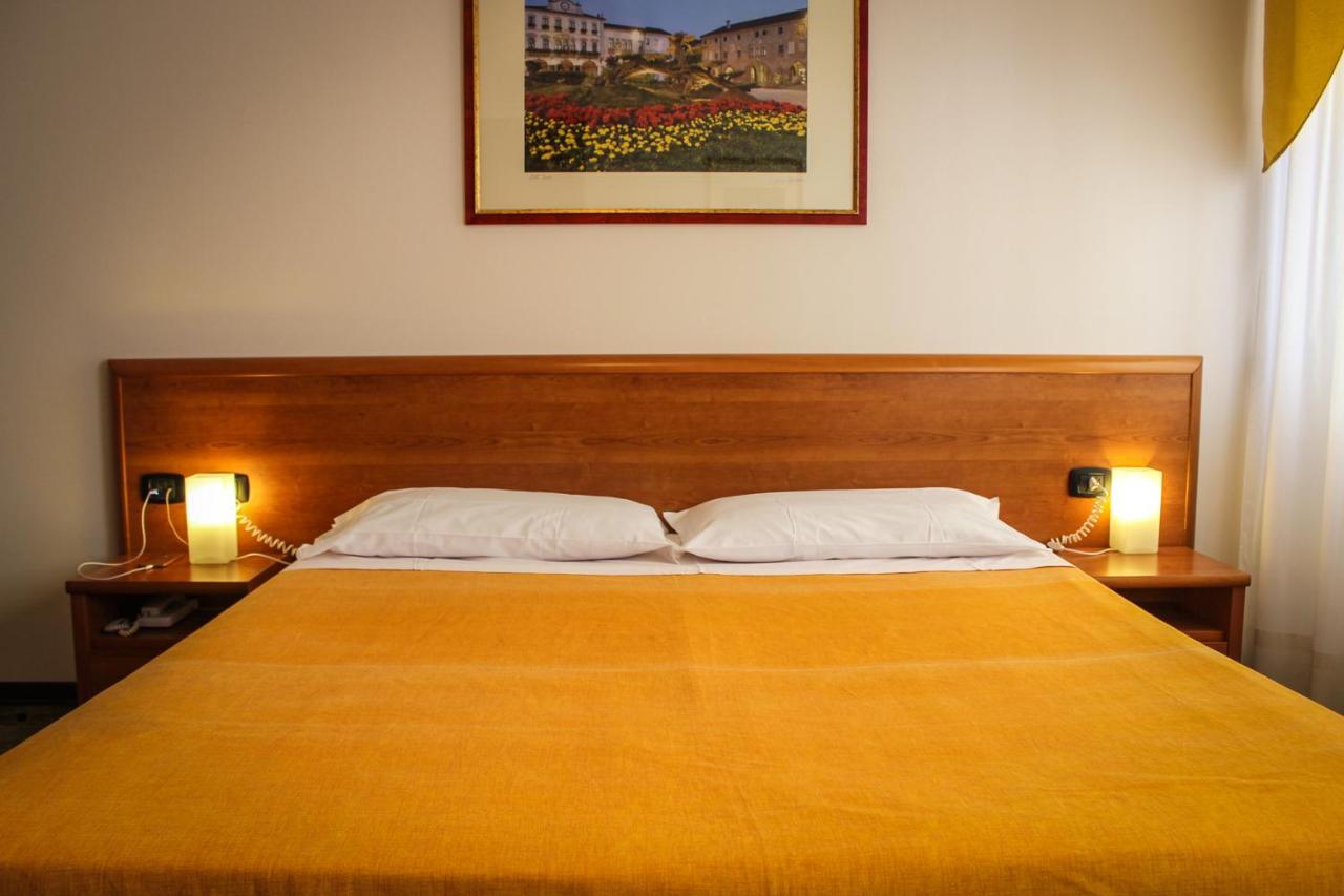 Hotel Centrale Este Kültér fotó