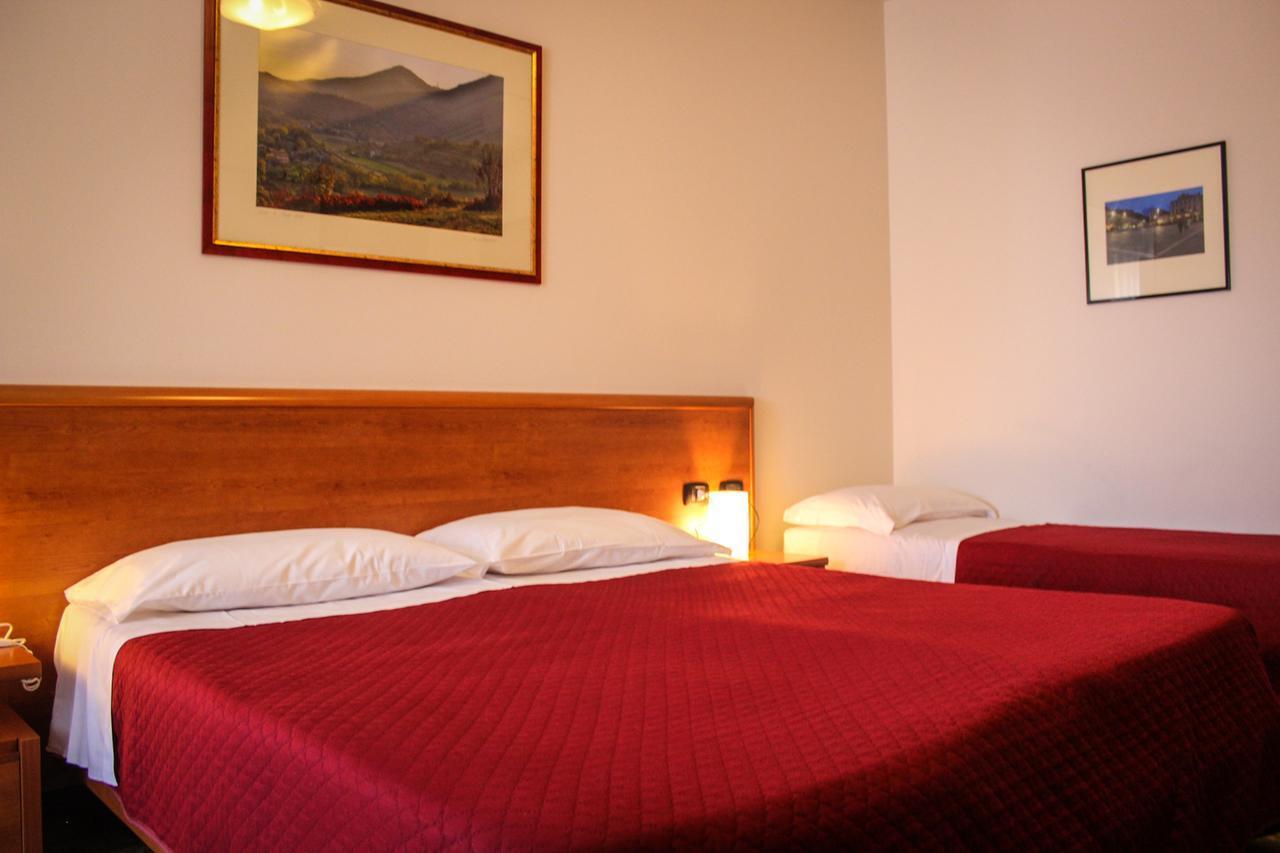 Hotel Centrale Este Kültér fotó