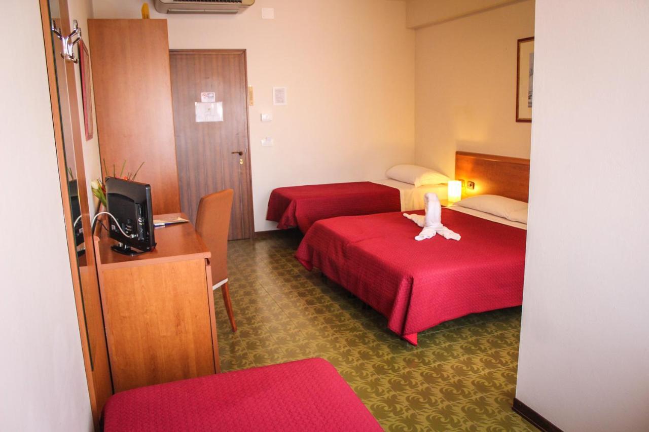 Hotel Centrale Este Kültér fotó
