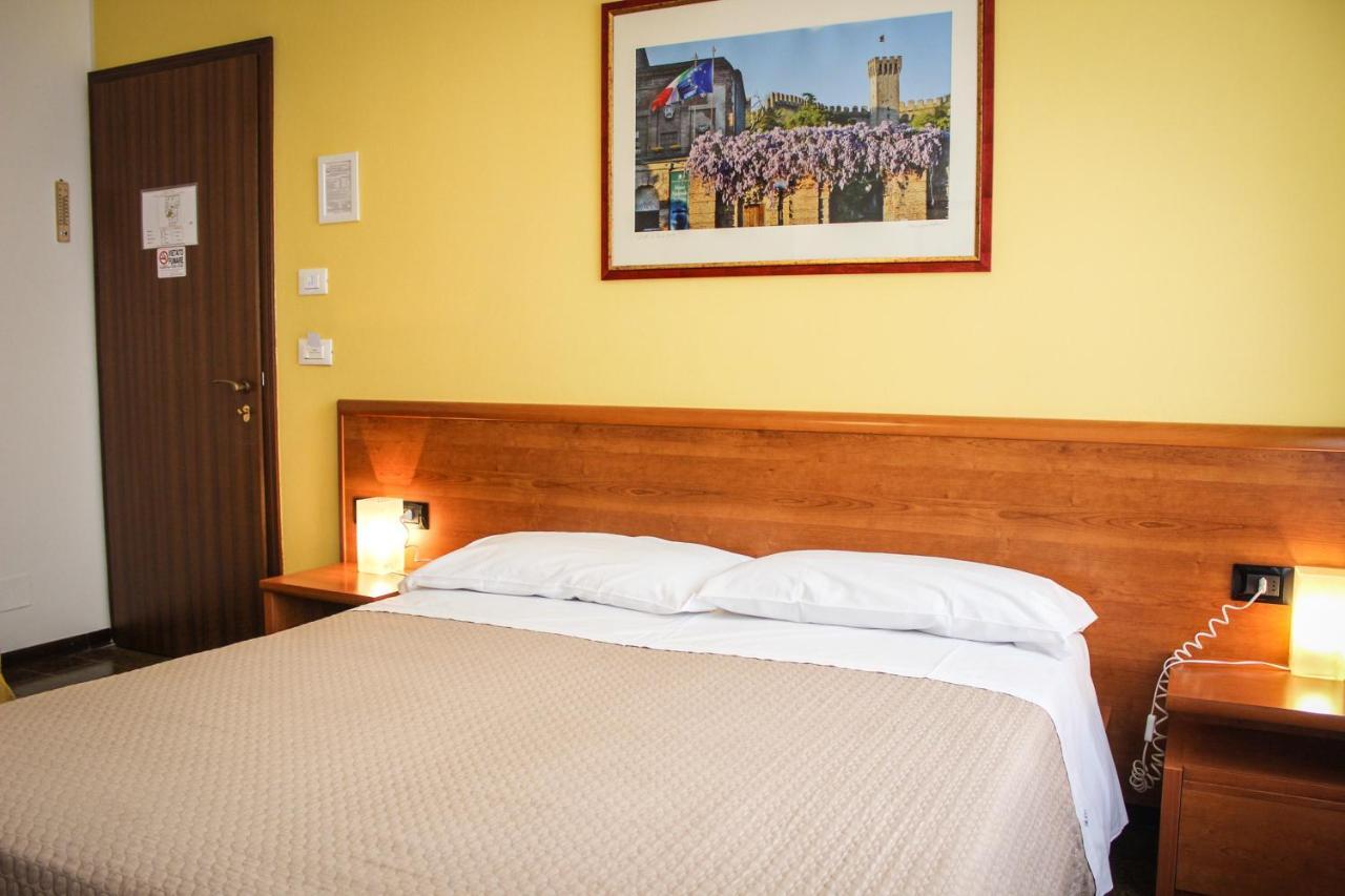 Hotel Centrale Este Kültér fotó