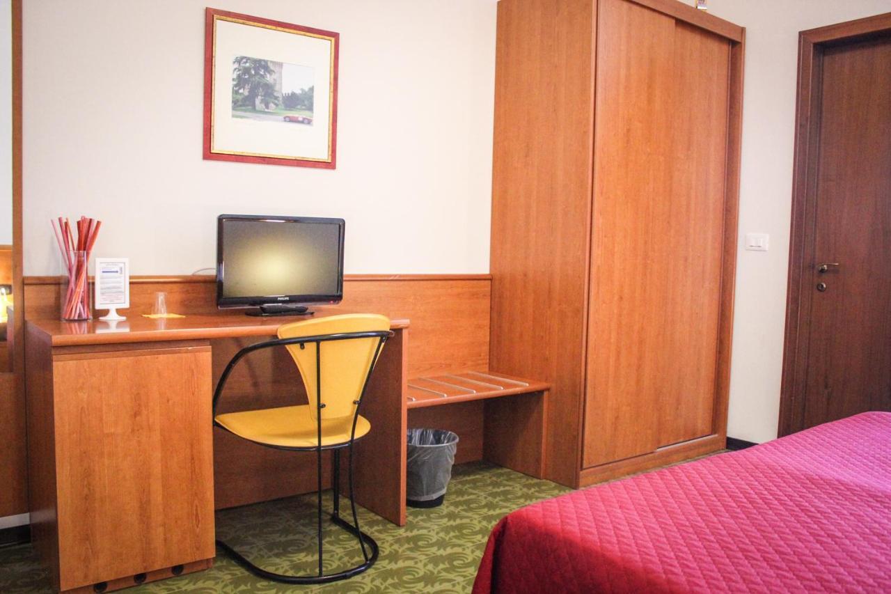 Hotel Centrale Este Kültér fotó
